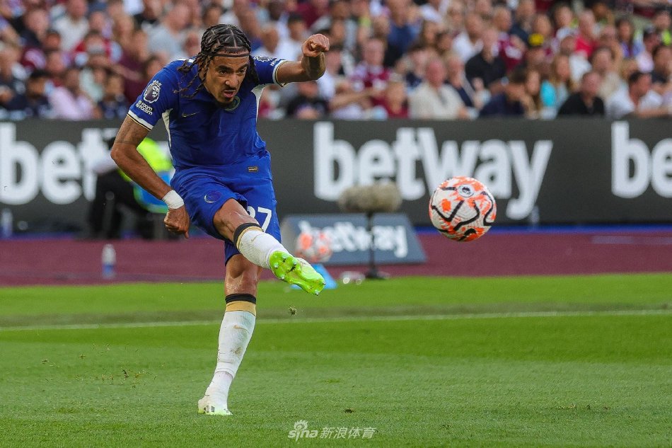 可圈可点，库尼亚射正3次+过人成功4次全场最高，被犯规3次