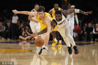 披那件象征 披那件象征