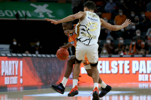 找到对足球 找到对足球